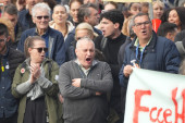 Udario svoj na svoga! Poruka o šišanju žena izazvala potres u Demokratskoj stranci -  ne zna se ko koga više pljuje (FOTO)