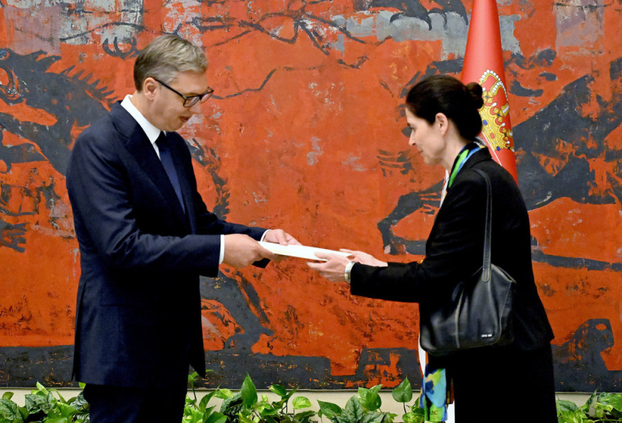 Predsednik Vučić primio akreditivna pisma novoimenovanih ambasadora (FOTO)