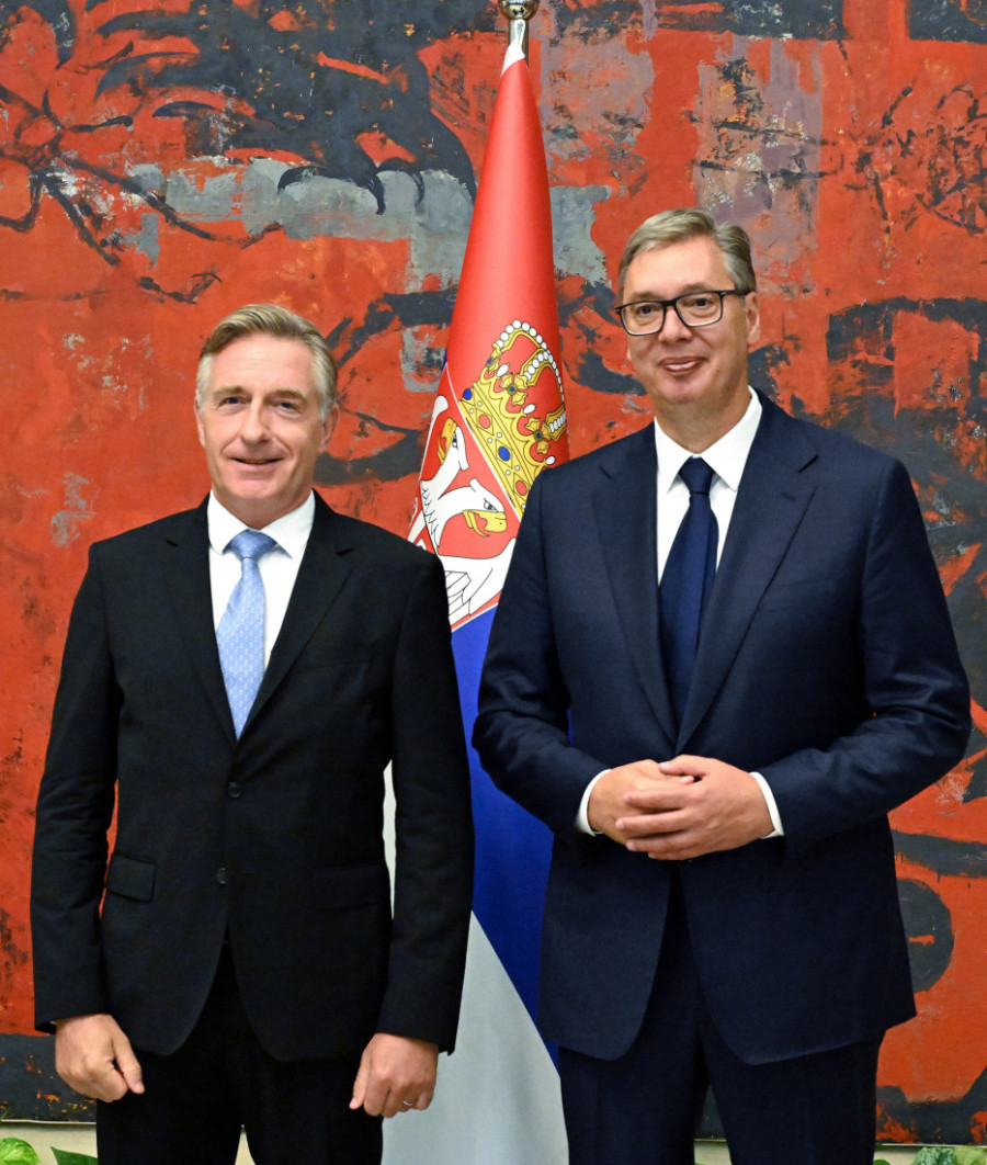 Predsednik Vučić primio akreditivna pisma novoimenovanih ambasadora (FOTO)