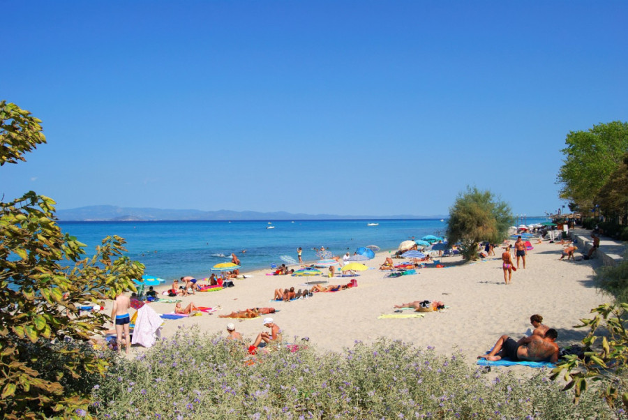 Hanioti usred sezone ostao bez vode! Meštani besni, turisti očajni, danima se nisu okupali