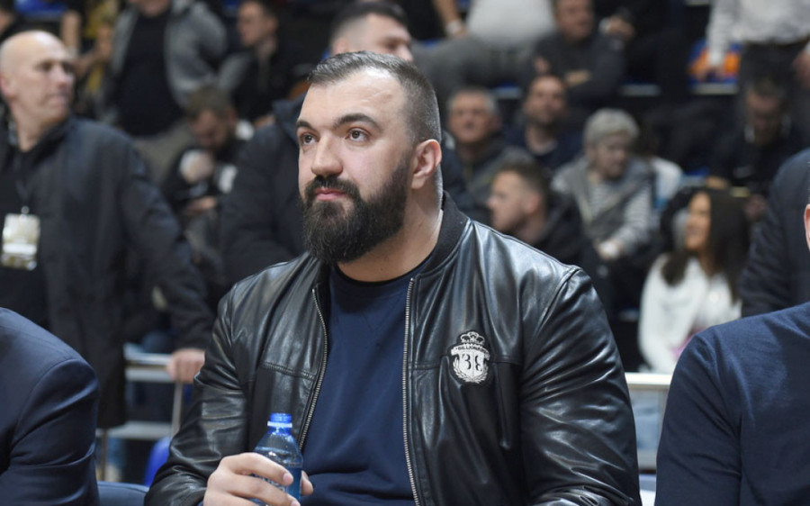 Detalji Pekmenovog odmora s novom ženom: Evo gde se tačno baškare i koliko to košta!