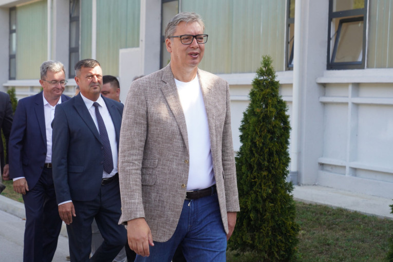 Vučić obećao radnicama "Jumka": Stižu nova radna mesta, rešava se i pitanje staža, biće posla koliko god hoćete!