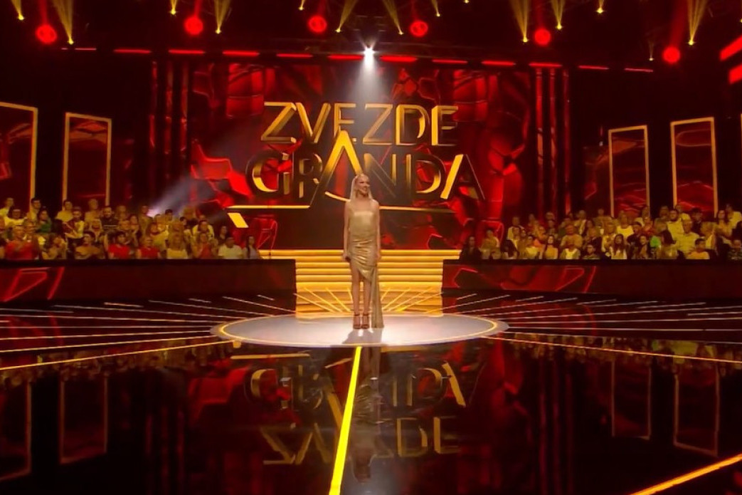 Pevačica pokazala kako izgleda 12 dana posle porođaja, pa sve zapanjila: Ljudi u neverici! (FOTO)