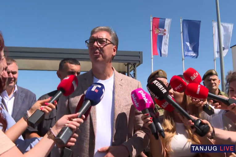 Vučić posetio porodicu Filipović: Ovoliko dece možete videti samo u ovakvim domaćinstvima (FOTO/VIDEO)
