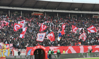 Zvezda obradovala mališane: Besplatno na meč sa Radničkim!