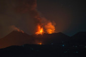 Etna ponovo eruptirala! Iz vulkana se čuje jeziva tutnjava (VIDEO)