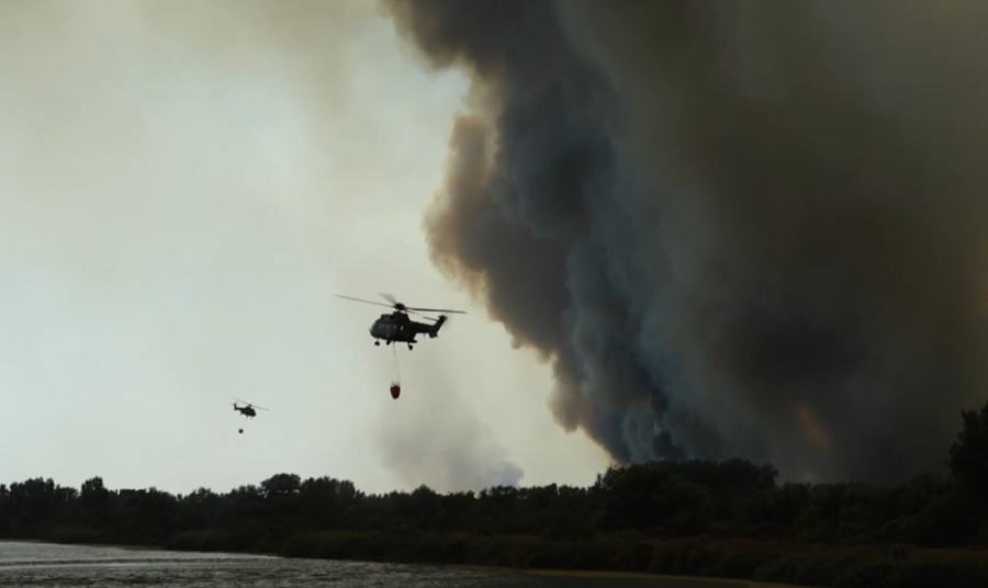 Evropa pritekla Srbiji u pomoć! "Black Hawk" helikopteri već krenuli na vatru, stiže više od 120 vatrogasaca iz Rumunije i Nemačke (FOTO)