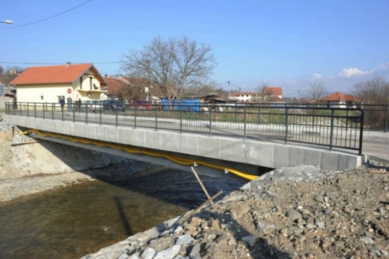 Za vantelesnu oplodnju 300.000 dinara, za prvake 10.000, za vrtić 17.000: Ovako Kraljevo pomaže građanima, otkriva gradonačelnik Terzić