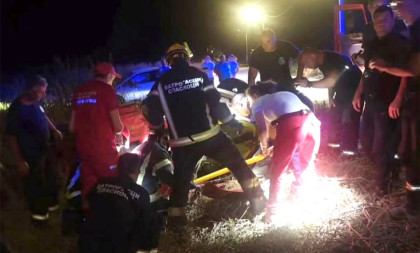 Heroji i kada se smena završi: Vatrogasci se vraćali sa Deliblatske peščare, pa naišli na prevrnut auto (FOTO)