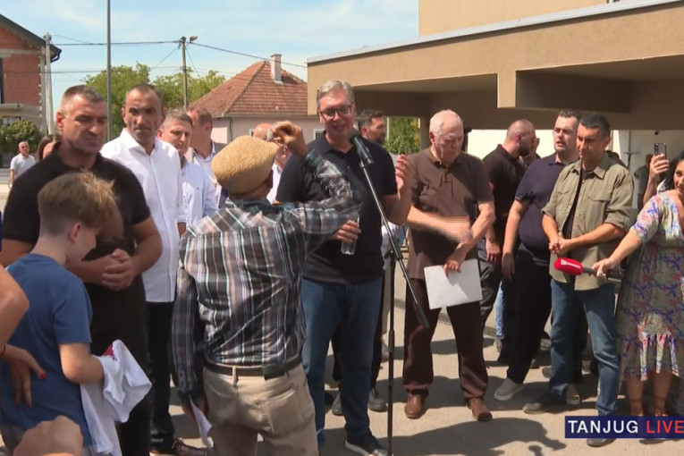 Vučić sa narodom u Ubu! Predsednik poručio: Hvala što ste se suprotstavili uništenju Srbije, očekujem ubedljivu pobedu