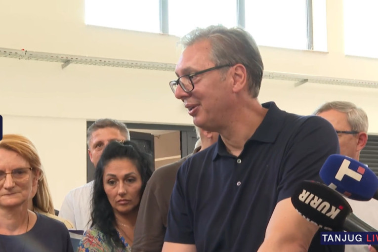 Vučić za večeras zakazao radni sastanak: Predsednik seda za sto sa predstavnicima četiri okruga, rešavaju se gorući problemi