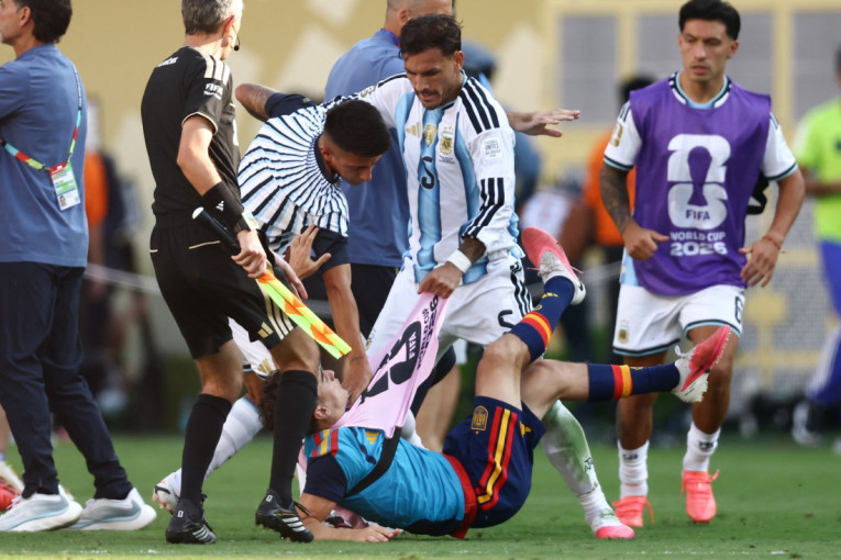 FIFA žestoko kaznila Argentince: Jedan fudbaler je baš oštro kažnjen, ali tuča u finalu nije jedini prekršaj (FOTO)