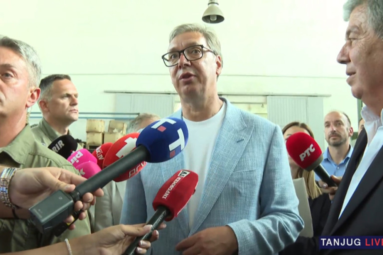 Vučić o zakonu "Svoj na svome": Ubrzavamo ga, do Nove godine stižemo do 1,2 miliona objekata