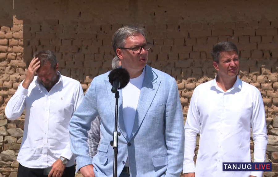 Vučić obišao radove u Trgovištu: Gledaćemo i da radimo put prema Bosilegradu (FOTO/VIDEO)