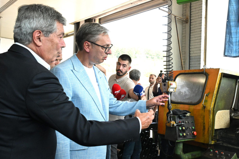"Računajte da ćemo to da uradimo“: Vučić najavio novi pogon i obnovu puteva kod Preševa