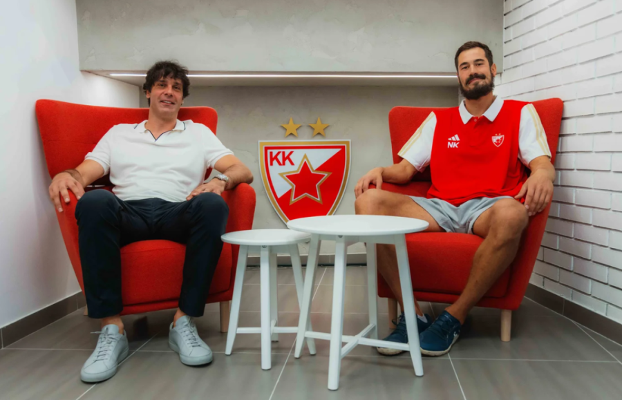 Kalinić iz patika na klupu, predstavio ga Drčelić: Nikola i Miloš su simboli naše Crvene zvezde (VIDEO)