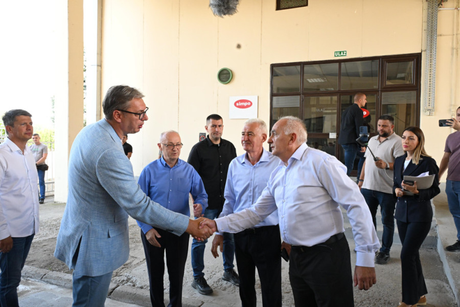 Pola milijarde evra za preporod juga Srbije! Vučić: Simpo i Jumko će prodisati, radna mesta ostaju!
