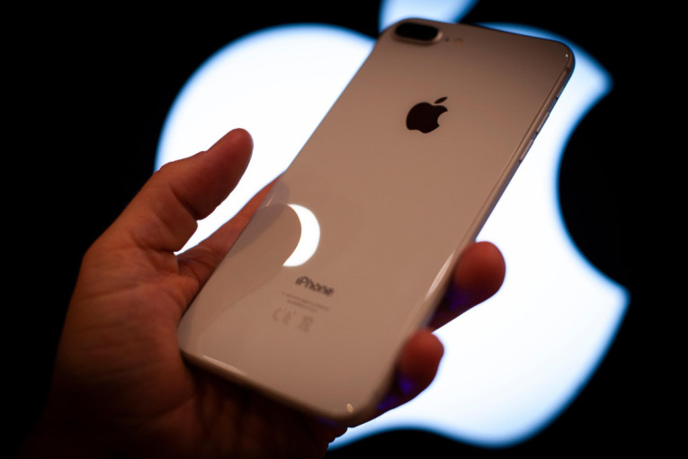 Epl menja tradiciju dugu godinama: iPhone 18 ne stiže u septembru, već tek 2027. godine