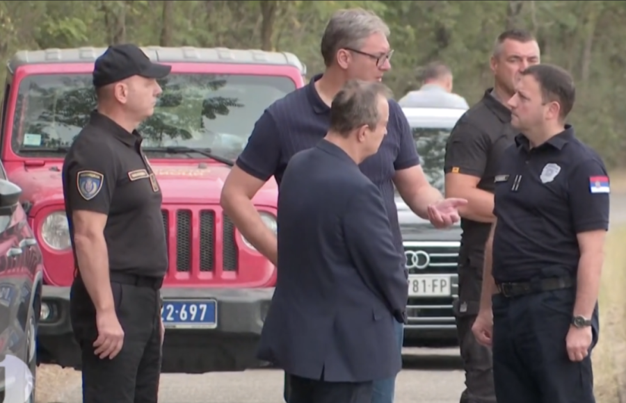 Vučić u Deliblatskoj peščari: Situacija danas mnogo bolja, nemamo žrtava, nijedan objekat nije izgoreo (FOTO)