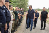 "Trojica vatrogasaca su zamalo poginula, preko njih je prešla požarna oluja": Vučić otkrio tešku borbu naših heroja