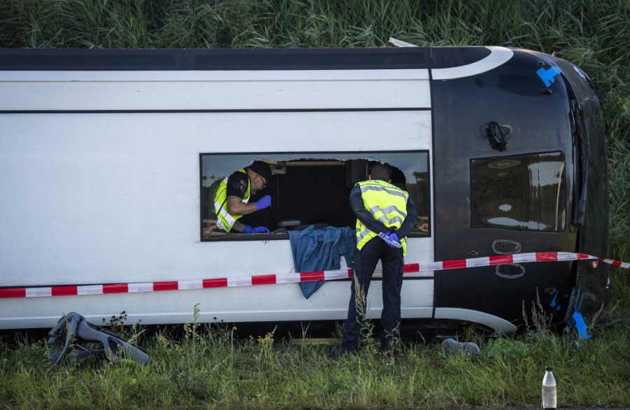 Prevrnuo se autobus pun đaka u Holandiji: Najmanje 20 povređenih, neki u teškom stanju