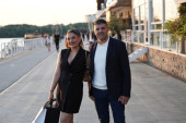 Pevačica posle tajnog venčanja pokazala burmu! Tek da čujete gde se sad baškari (FOTO)