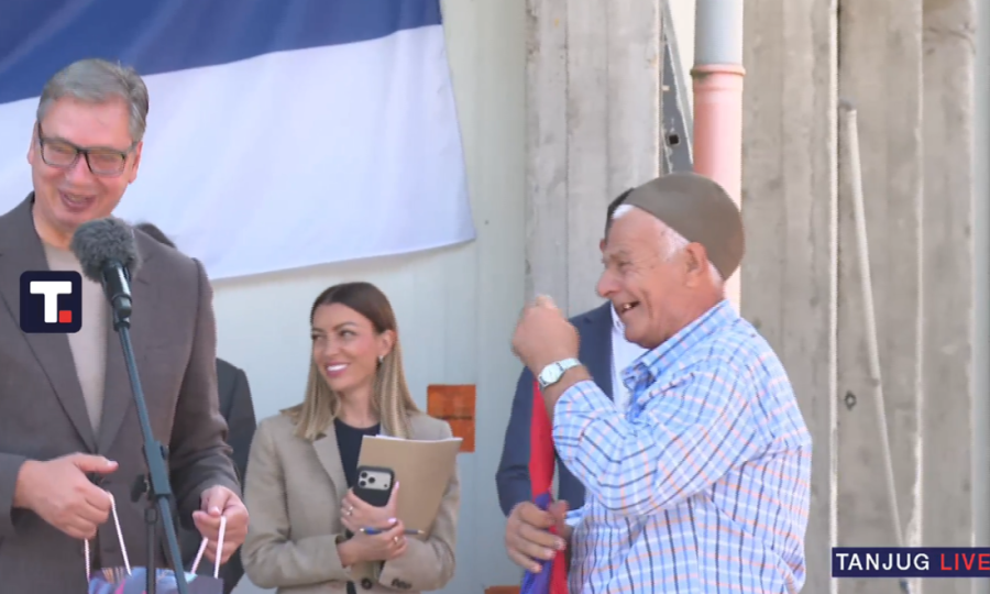 Vučić posetio domaćinstvo porodice Gagić: Krenuli smo da ispunjavamo lokalni put 2,8 kilometara u Lučini i vezu sa Ćićevcem (FOTO/VIDEO)