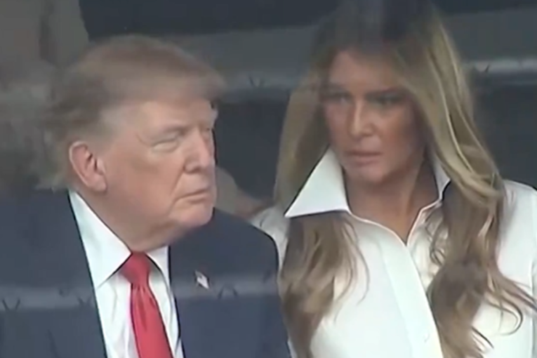 Tramp i Melanija snimljeni dok su se raspravljali: Prva dama nije mogla da sakrije bes, otkriveno i o čemu su pričali (VIDEO)