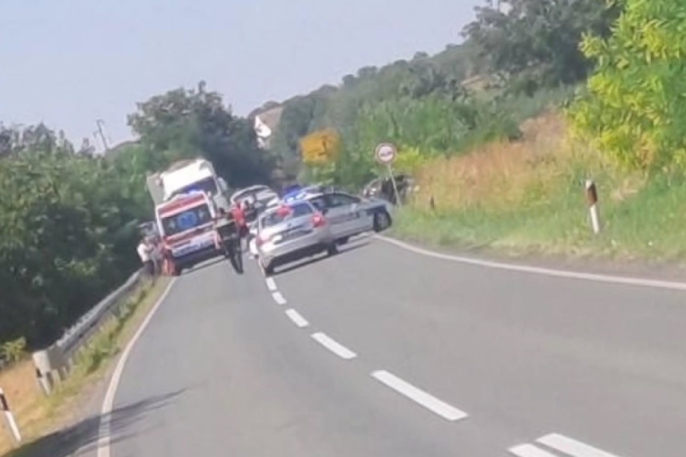 Jedna osoba poginula: Teška saobraćajna nesreća kod Bačkog Sokolca (FOTO)