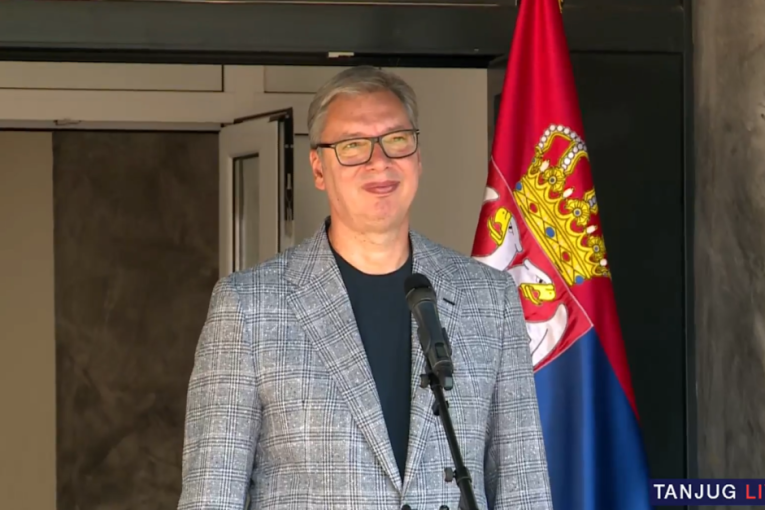 Bujanovac mora u potpunosti da se očisti od mina: Vučić obišao deminere, predstavljena nova oprema