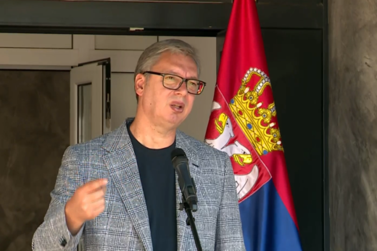 Vučić: Ako zatreba, moliću za razgovore na svim nivoima u SAD radi bezbednosti Srba na KiM