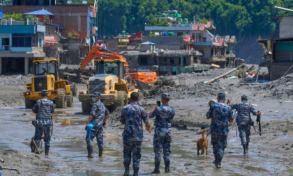 Broj žrtava u poplavama u Nepalu povećan na 579, nestale 1.924 osobe