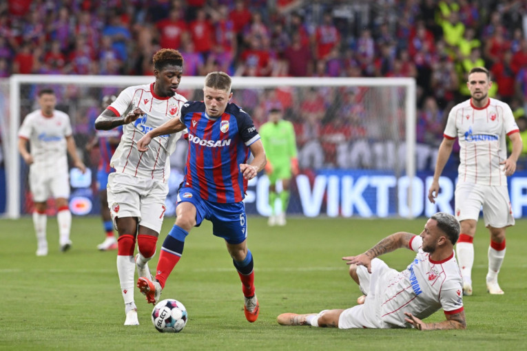 Zvezda prosula 3:0 iz Beograda: Epski raspad protiv Viktorije posle tri penala i crvenog kartona!