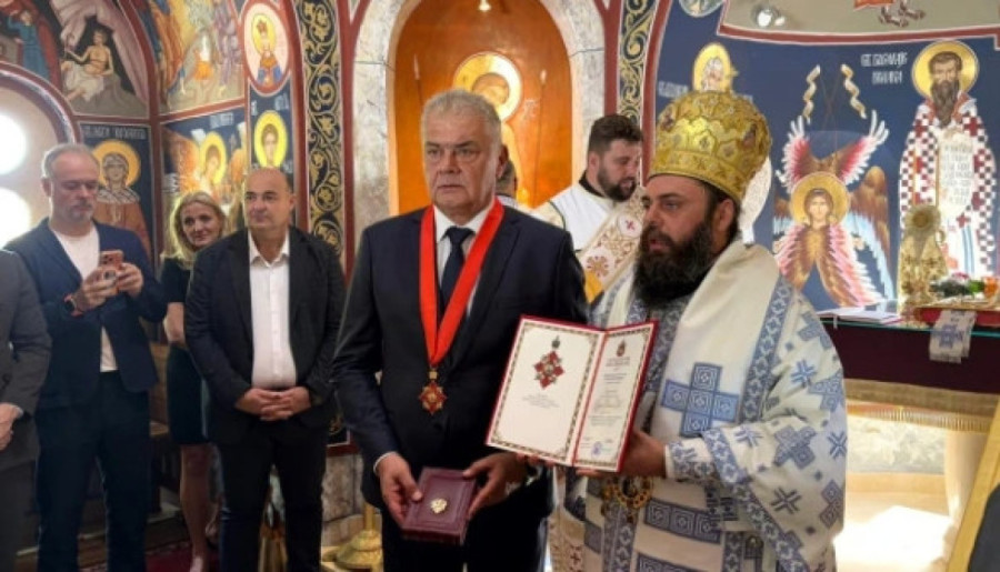 Vladika Heruvim uručio Orden Svetog Save Poštanskoj štedionici i Bojanu Kekiću: Prepoznat je značaj života i ostanka Srba na ovim prostorima