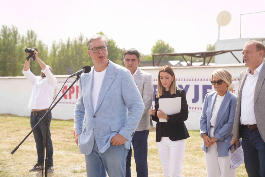 Vučić svakodnevno na terenu, danas obišao Mačvanski okrug: Sutra je veliki dan - otvara se fabrika robota! (FOTO)