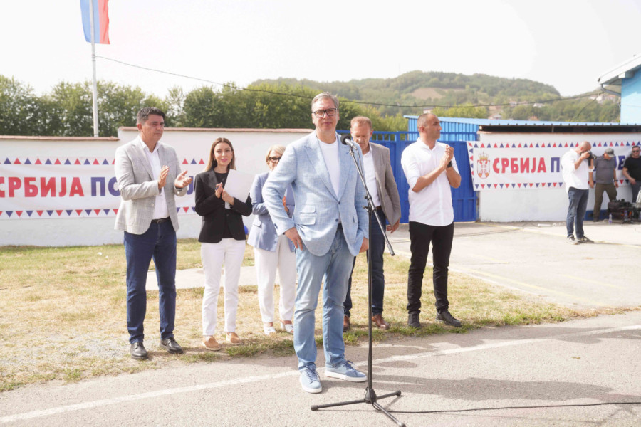 Vučić svakodnevno na terenu, danas obišao Mačvanski okrug: Sutra je veliki dan - otvara se fabrika robota! (FOTO)