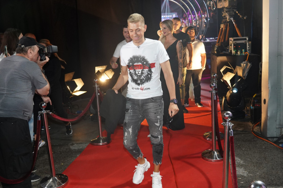 Boža Džons ulazi u Elitu 10 samo da bi zaradio za ovo: Mislim da i nemam gde brže da uzmem pare!