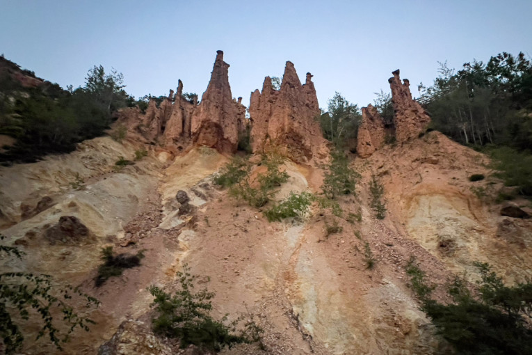 Vila, okamenjeni svatovi i veče pod zvezdama: Pogledajte legendu o nastanku najneobičnijeg mesta u Srbiji (FOTO/VIDEO)