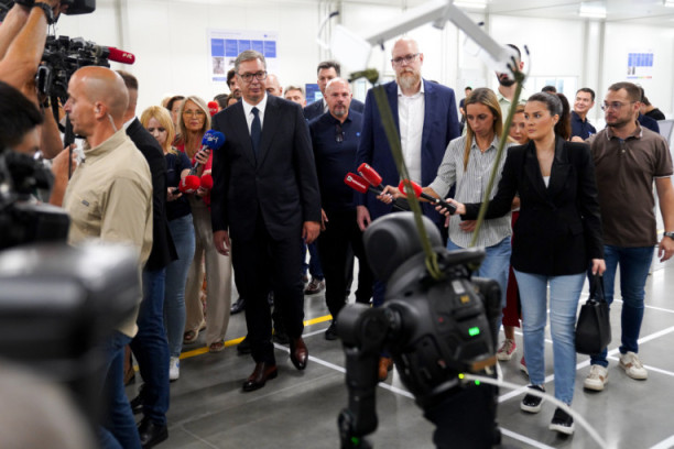 Vučić otvorio fabriku robota u Šapcu: "Ovo je tek početak - na njima će pisati "Made in Serbia"! "(FOTO/VIDEO)
