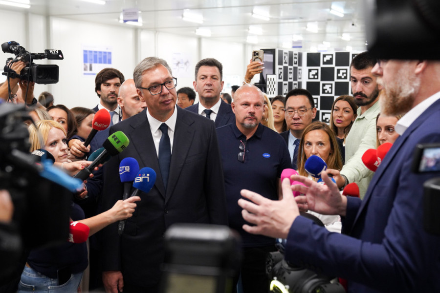 Vučić otvorio fabriku robota u Šapcu: "Ovo je tek početak - na njima će pisati "Made in Serbia"! "(FOTO/VIDEO)