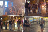 Neviđeni debakl blokadera! Skupili se da dele propagandni materijal, narod ih zaobilazi u širokom luku i okreće glavu (VIDEO)
