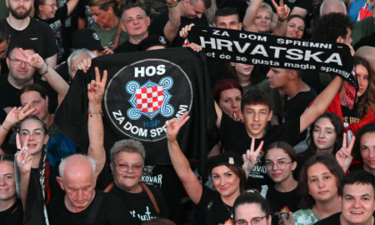 Zašto Evropa ćuti na bujanje nacizma?! Jezive i sramne scene na Tompsonovom koncertu u Vukovaru (FOTO/VIDEO)
