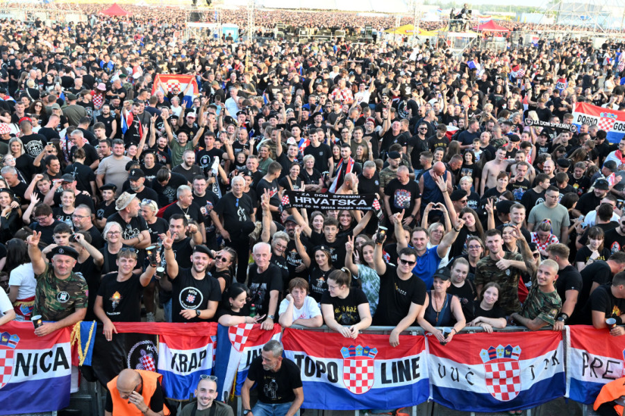 Zašto Evropa ćuti na bujanje nacizma?! Jezive i sramne scene na Tompsonovom koncertu u Vukovaru (FOTO/VIDEO)