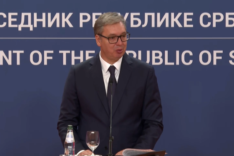Vučić prima boksere osvajače medalje