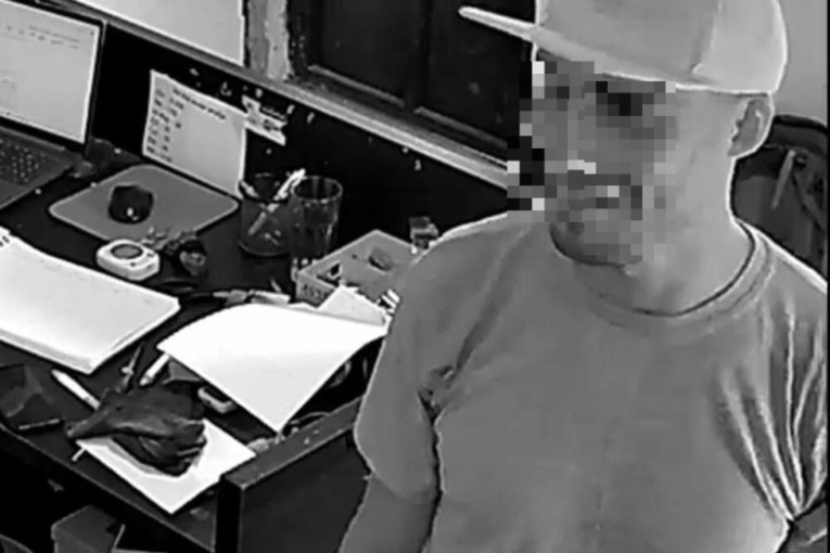 Policija objavila fotografije Rusa: Velika potera za osumnjičenim za trostruko ubistvo! (FOTO)