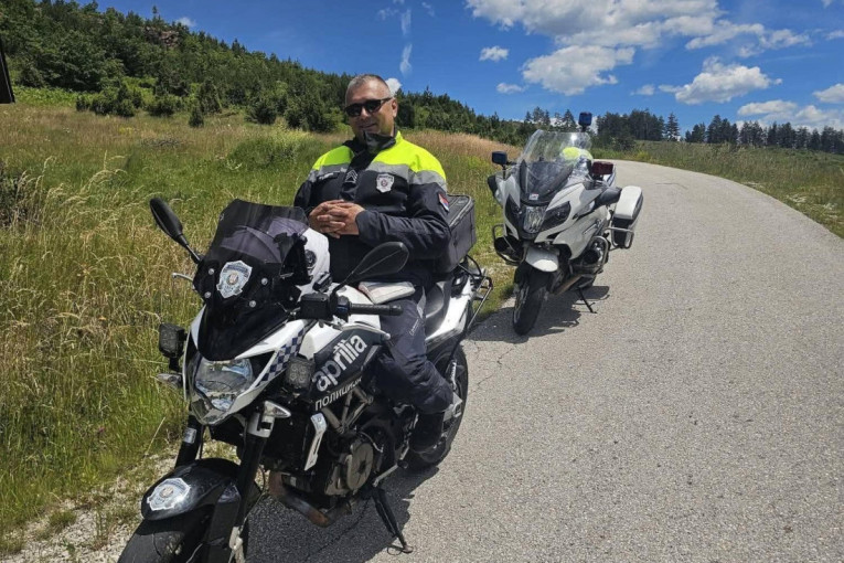 Nesvakidašnja scena kod Priboja: Policajac posle smene ostao da čuva beloglavog supa