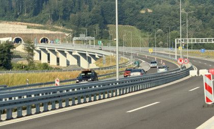 Teška nezgoda na auto-putu kod Pojata: Formirana dugačka kolona, očevici kažu - nastradao je motociklista