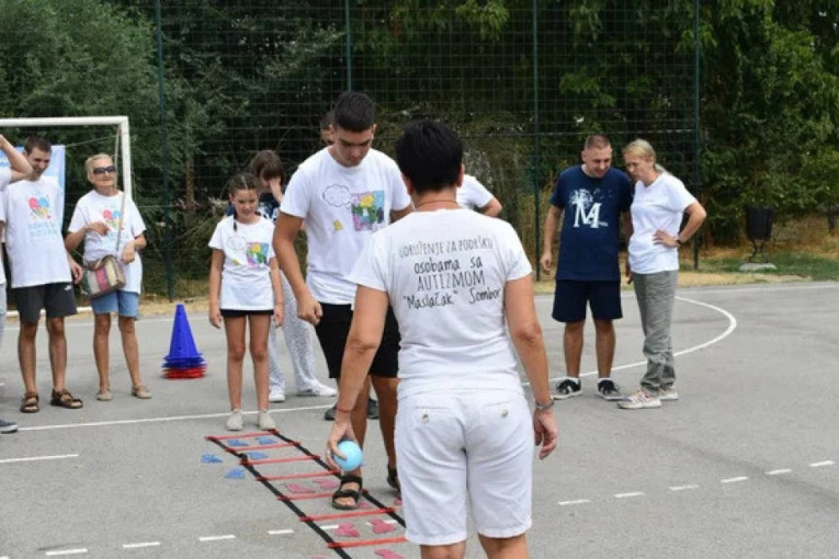 Udruženje za podršku osobama sa autizmom "Maslačak" posetilo Bački Monoštor (FOTO)