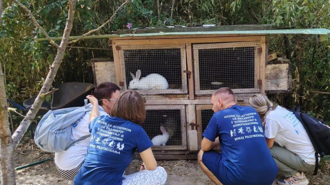Udruženje za podršku osobama sa autizmom "Maslačak" posetilo Bački Monoštor (FOTO)