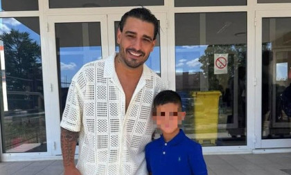 Darko Lazić ispratio sina u prvi razred: Pevač puca od ponosa! (FOTO)